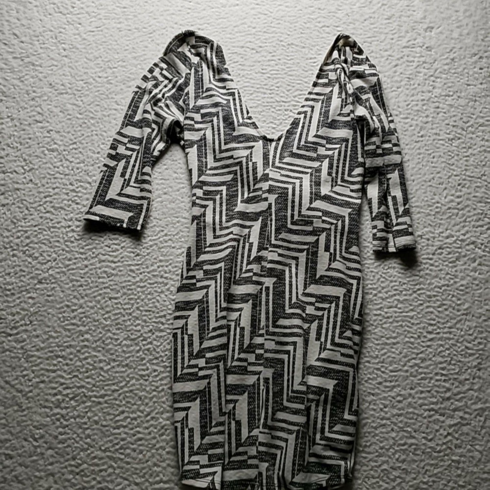 Olive Tree Dress Womens L Black Chevron 3/4 Sleeve V Neck Wrap Short Knit